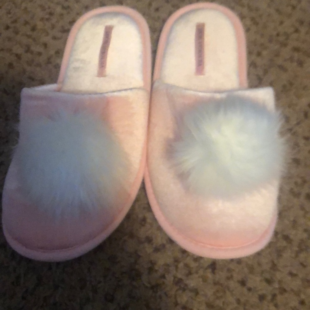 Slippers - Picture 3 of 6